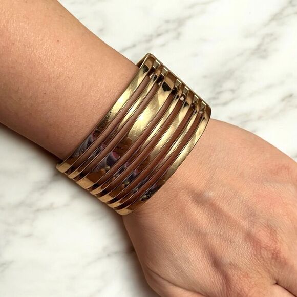 Elegant Noir Gold Tone Cage Bangle NWOT - Picture 3 of 3